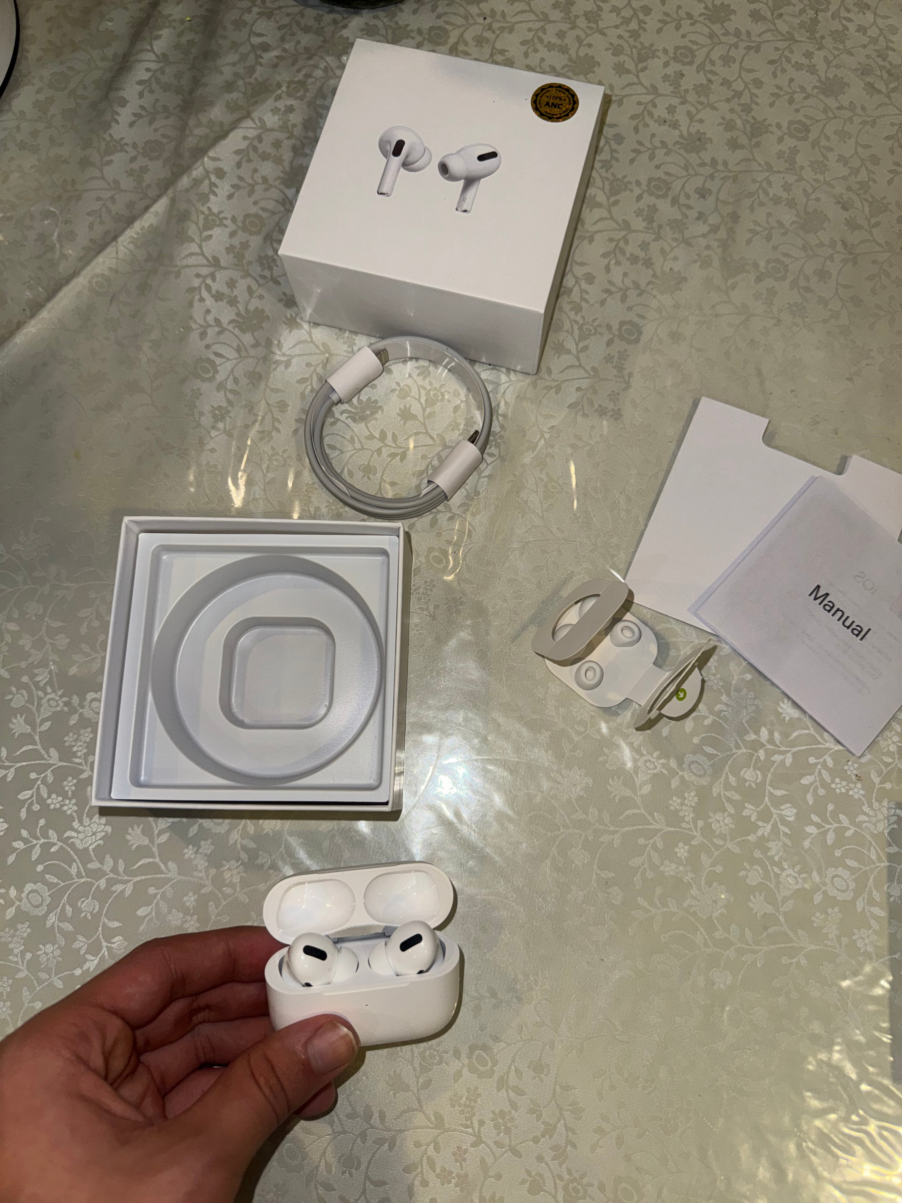 אוזניות איירפודס דגם Pro - תואמות Apple