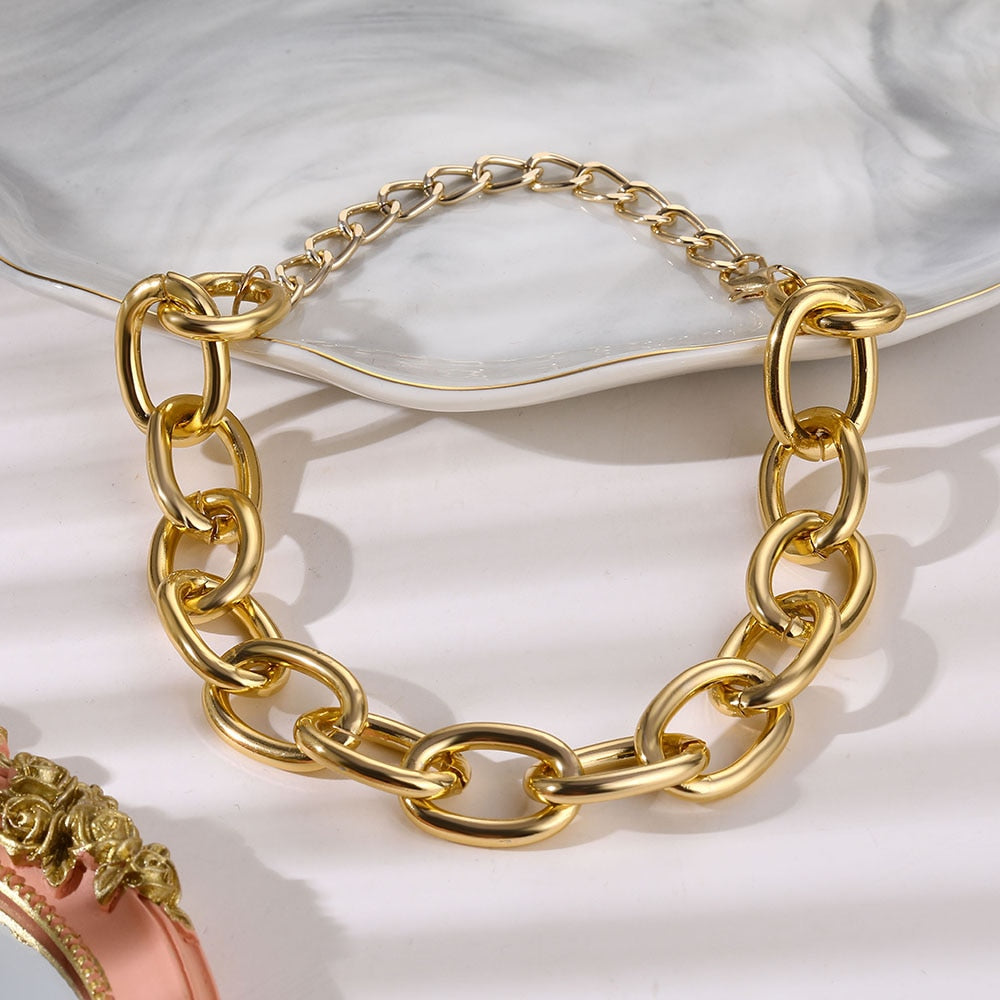 "שרשרת - "צ'וקר