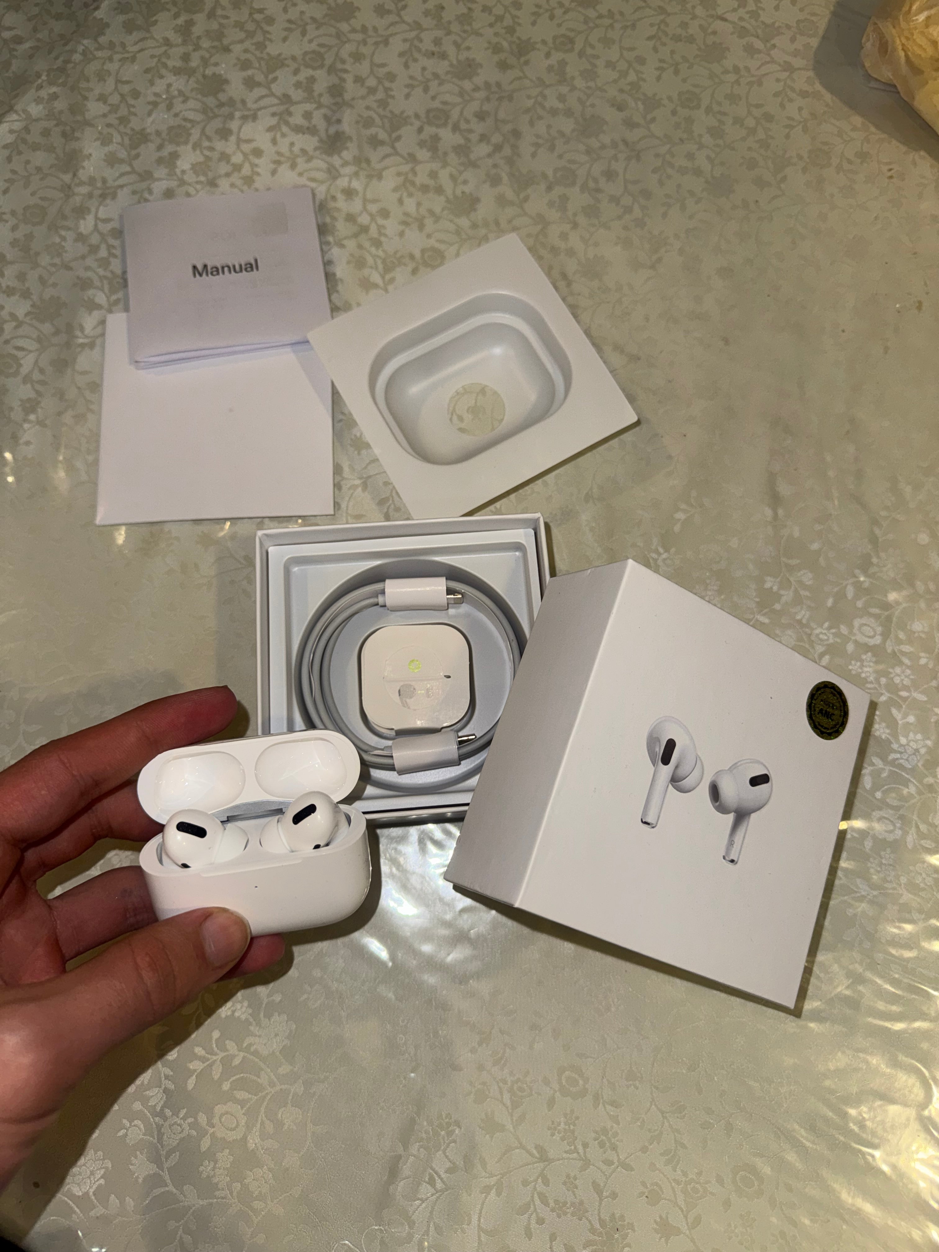 אוזניות איירפודס דגם Pro - תואמות Apple