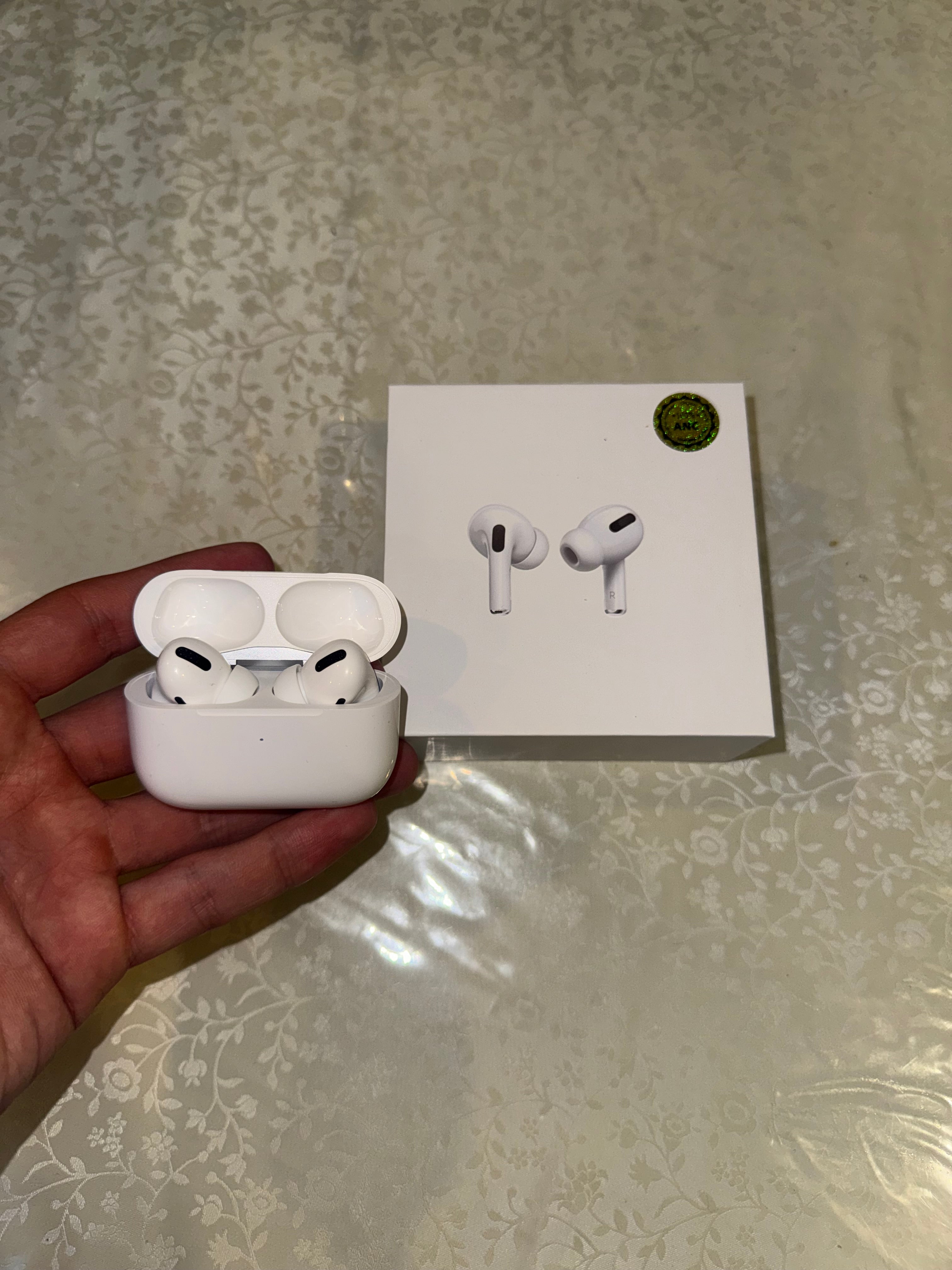 אוזניות איירפודס דגם Pro - תואמות Apple