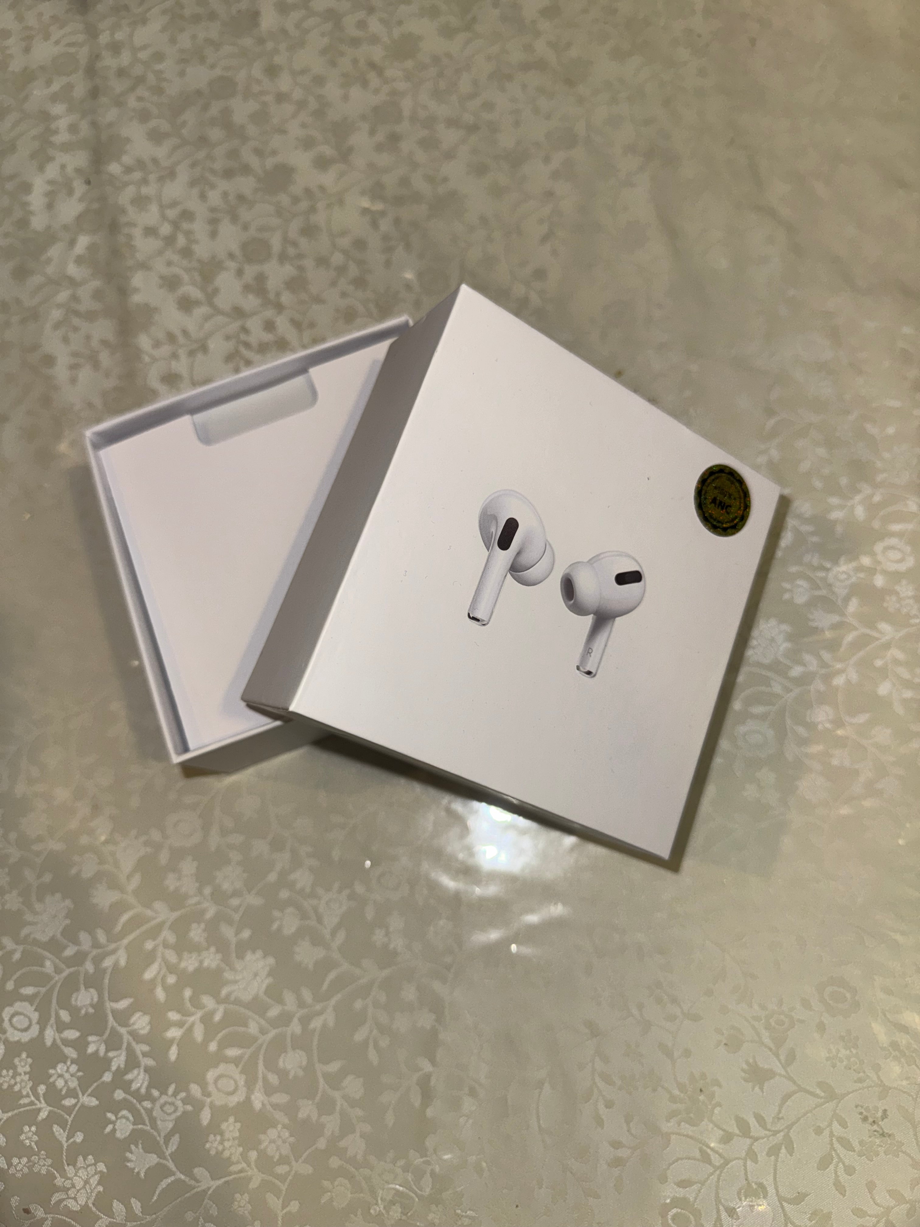 אוזניות איירפודס דגם Pro - תואמות Apple