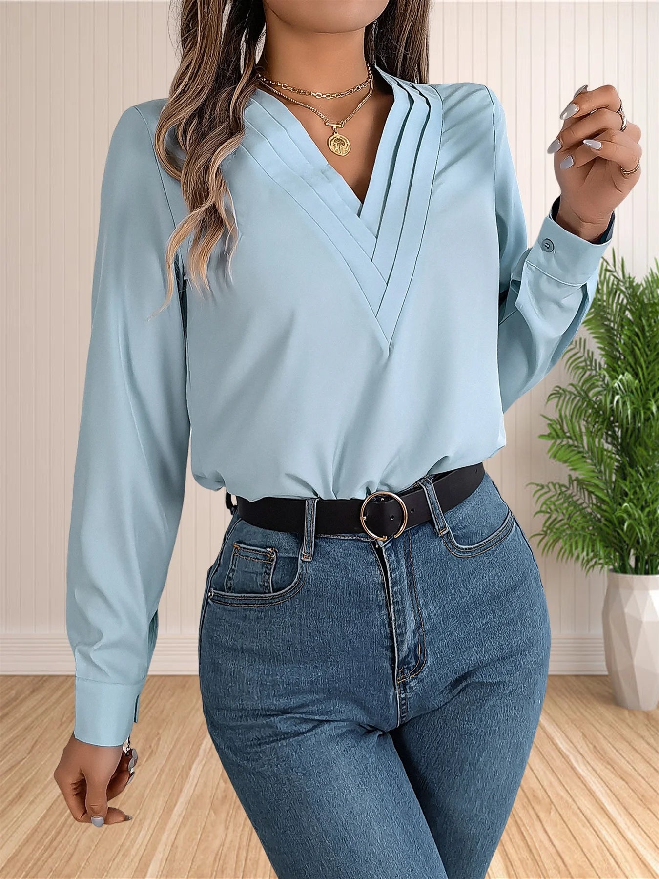 חולצה - Pleated V-Neck