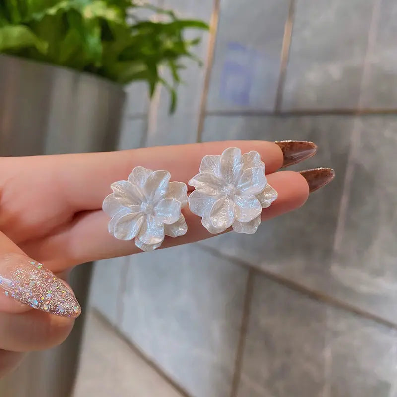 עגיל - Petal Elegance