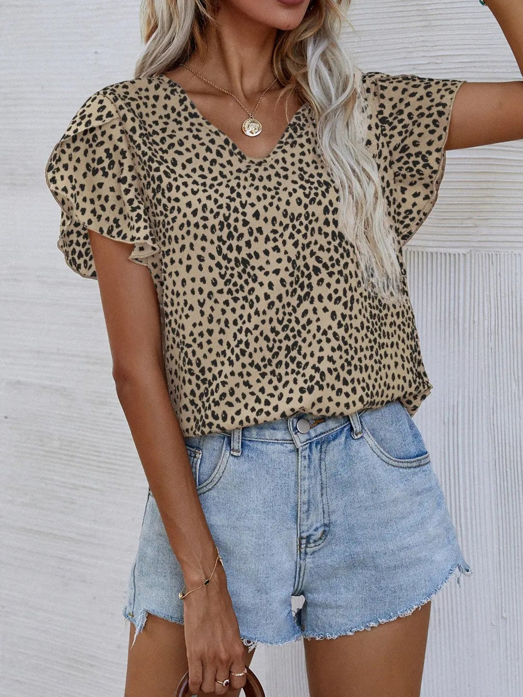 חולצה -Leopard Print V-Neck