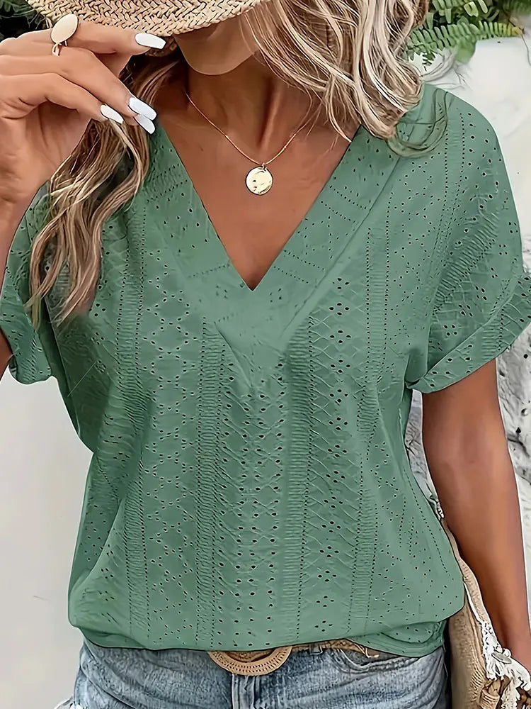 חולצת -Eyelet V