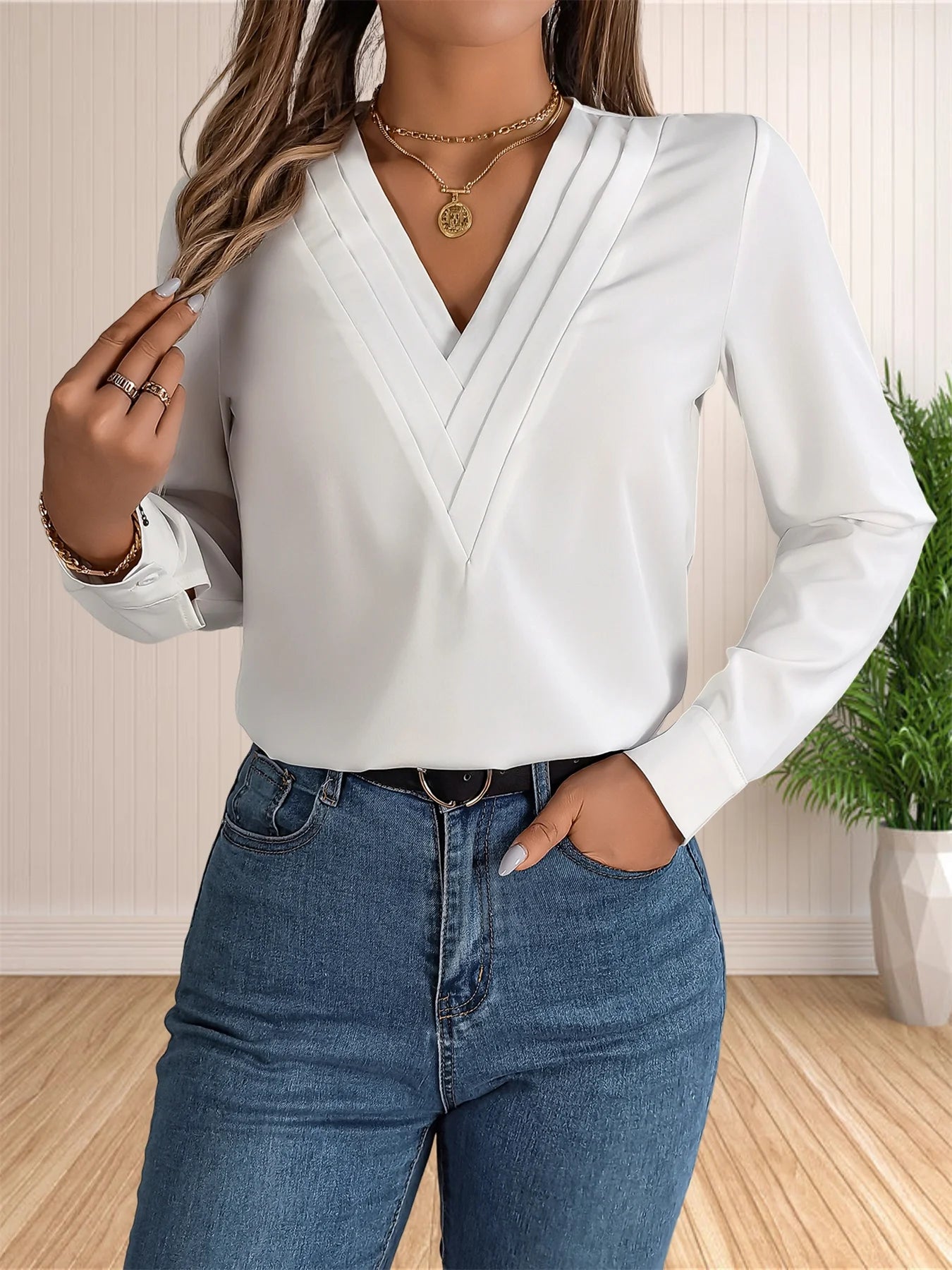 חולצה - Pleated V-Neck