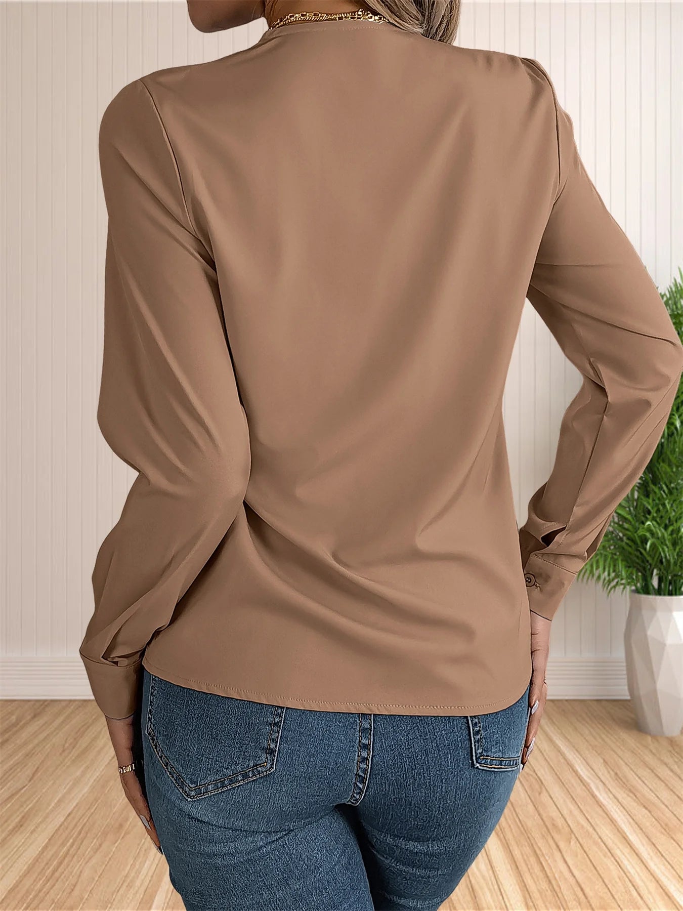 חולצה - Pleated V-Neck
